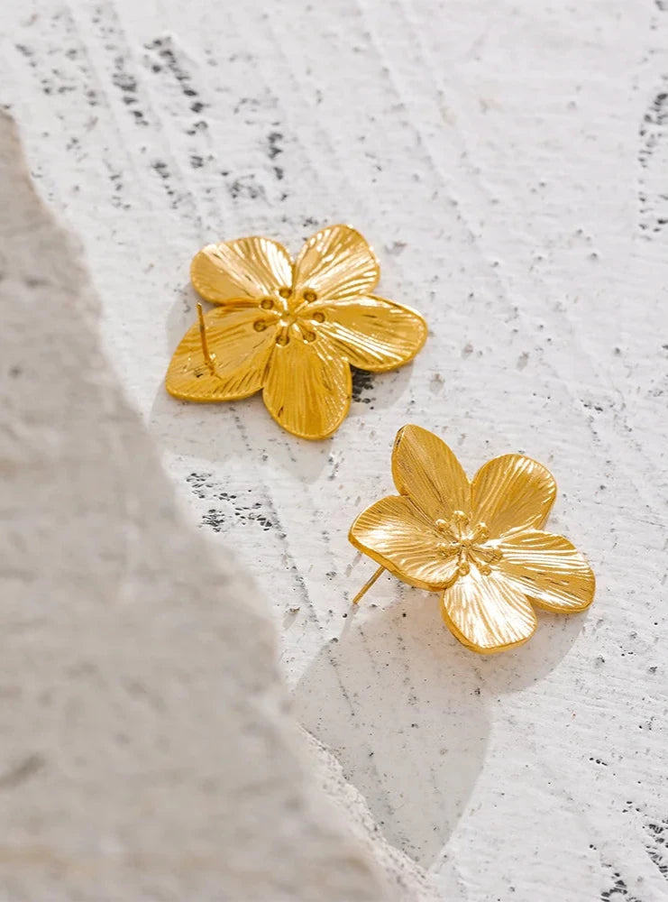 18K Gold Golden Flower Earrings for Women Elegant Floral Design